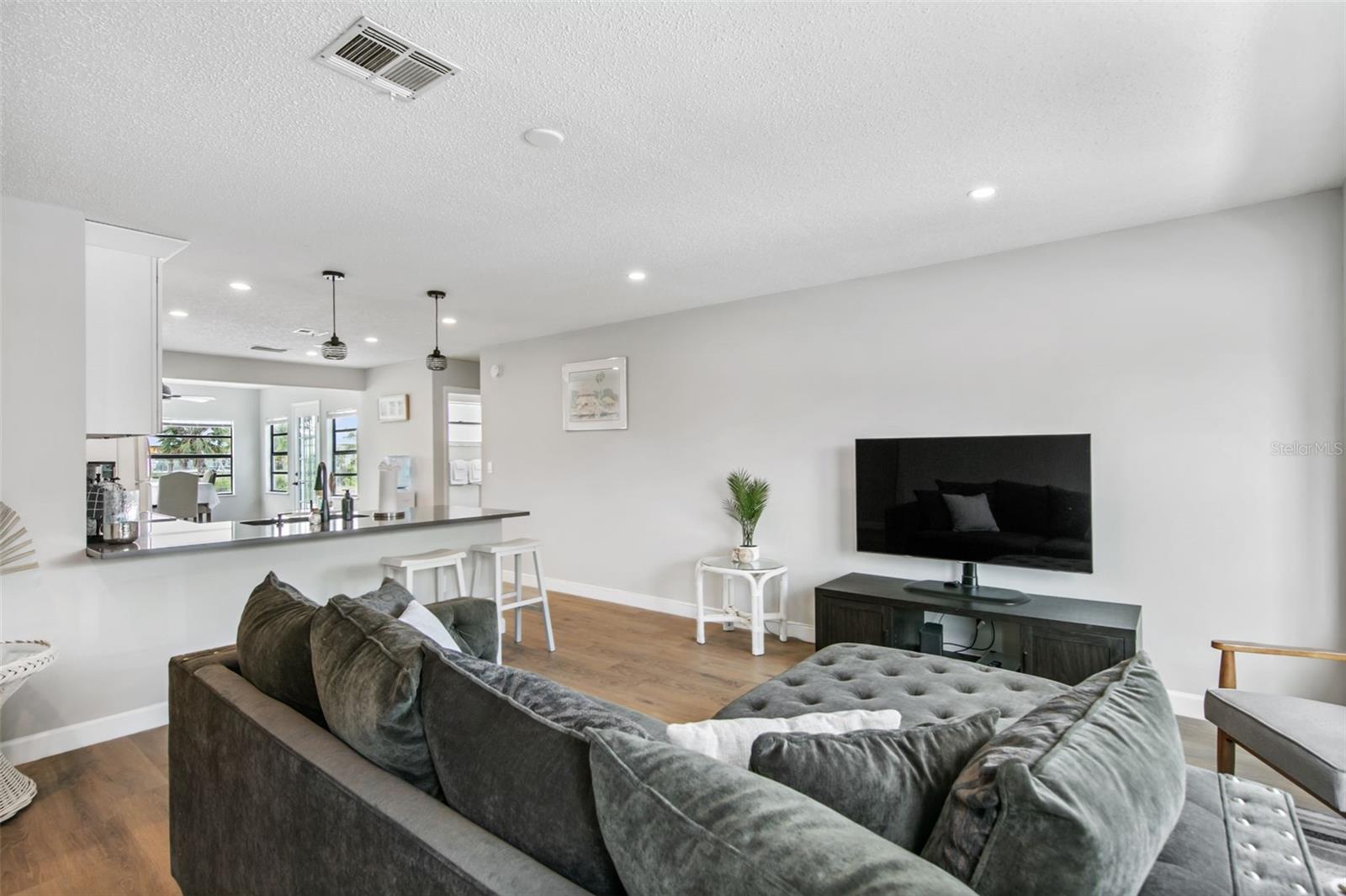7113 Regina Drive, FL