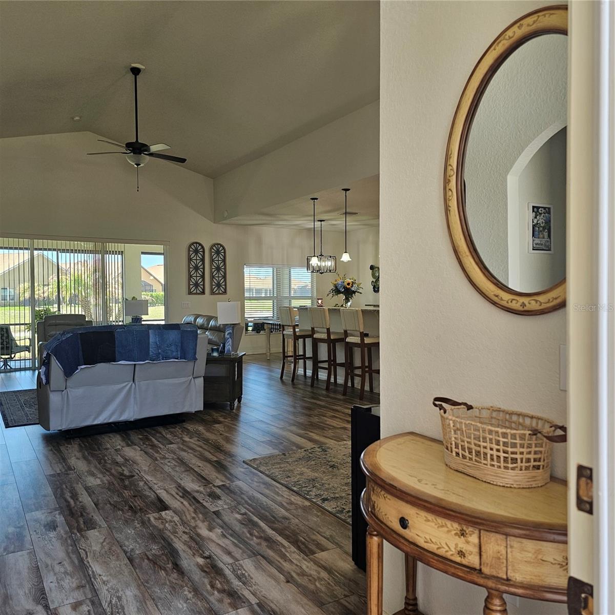 1347 Oakmont Drive, FL