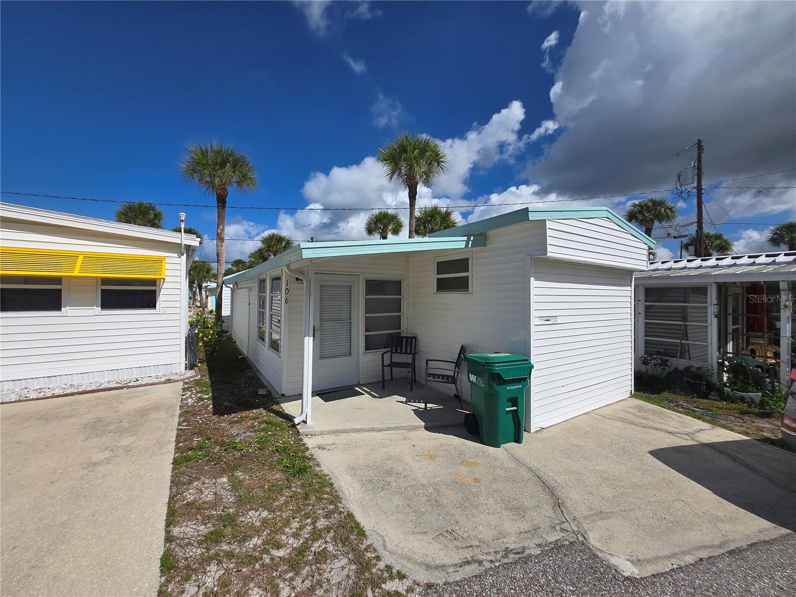 106 Aura Street, FL