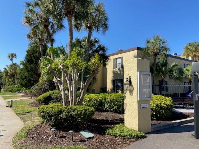 108 Alameda Court, FL