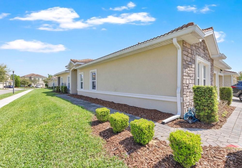 1051 Quaker Ridge Lane, FL