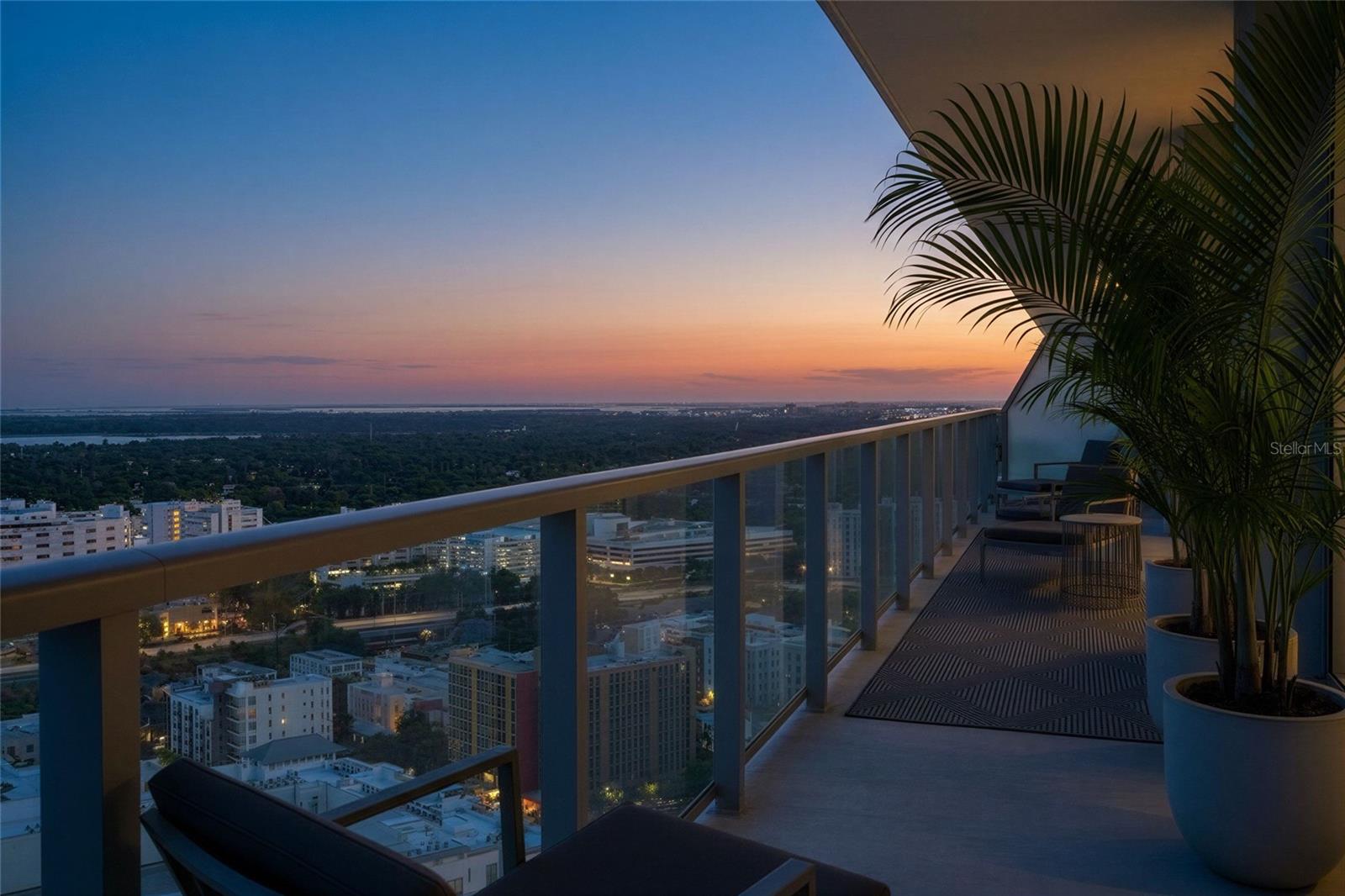 400 Central Avenue, FL