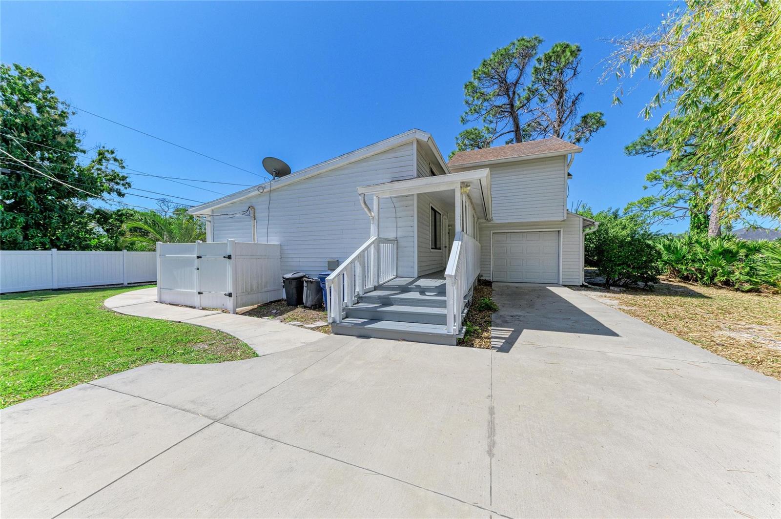 1581 Royal Road, FL