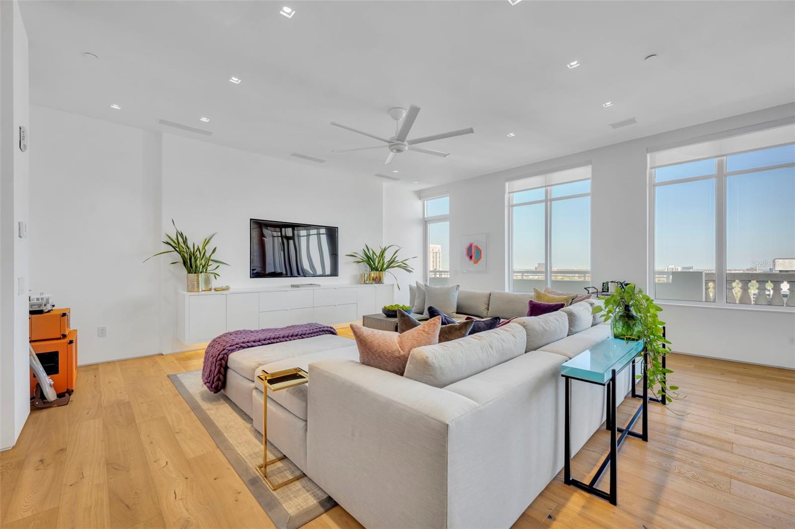 100 Eola Drive, FL