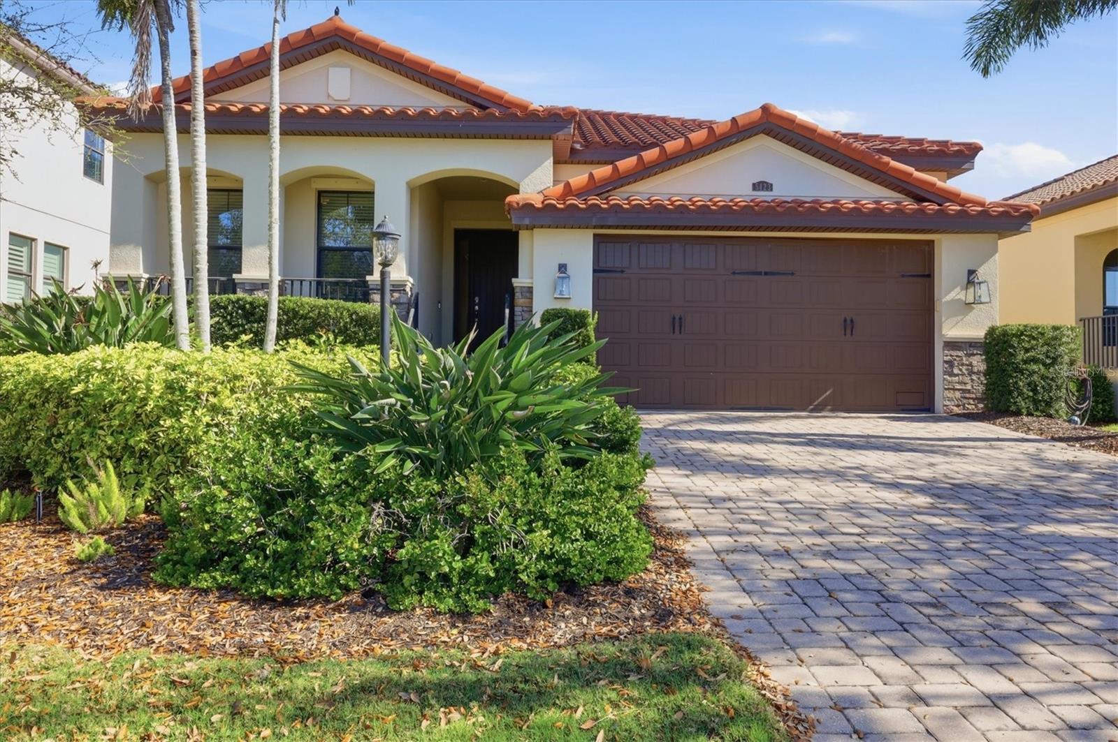 5423 Title Row Drive, FL