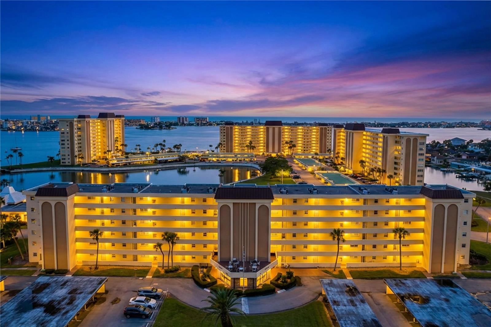 4650 Cove Circle, FL