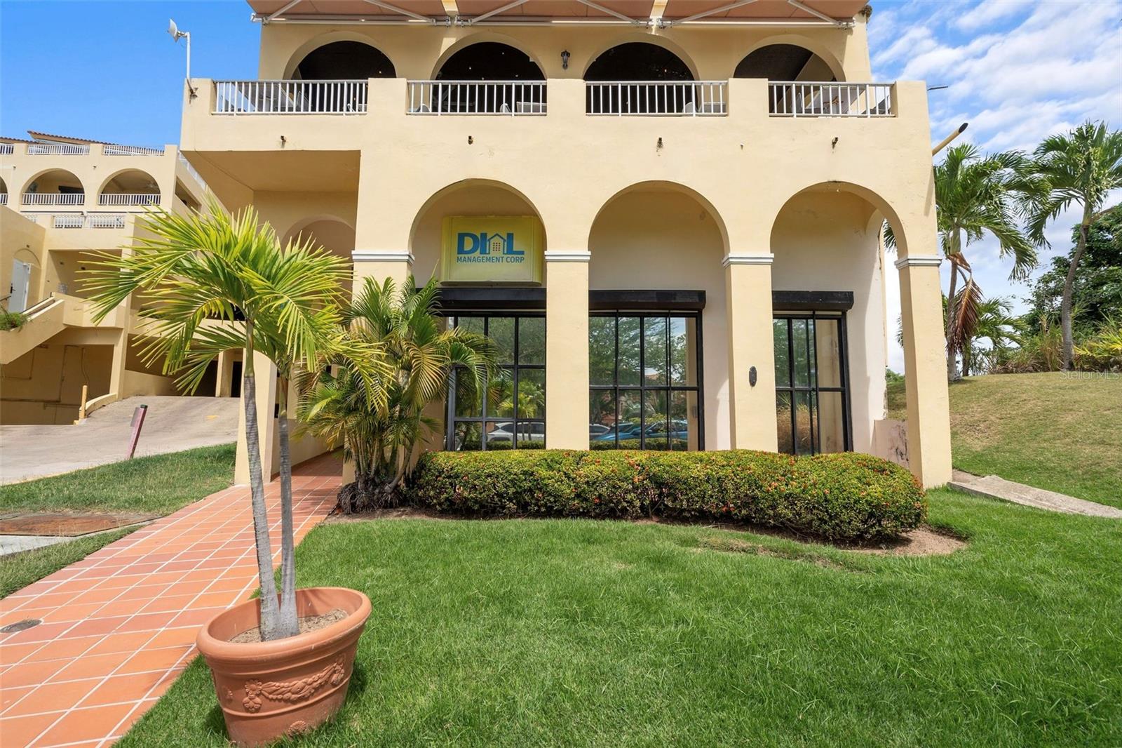 295 Palmas Inn Way, PR