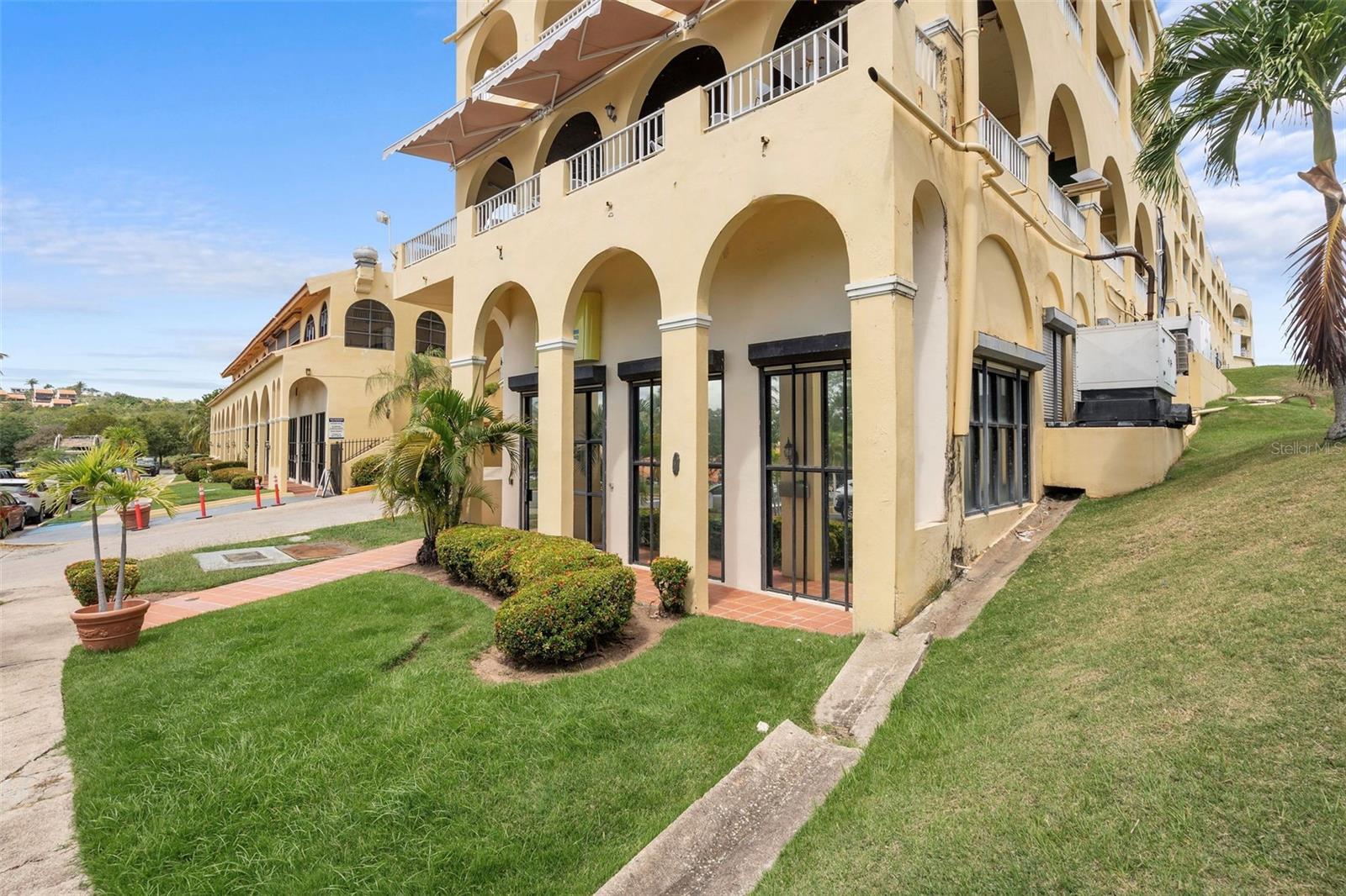 295 Palmas Inn Way, PR