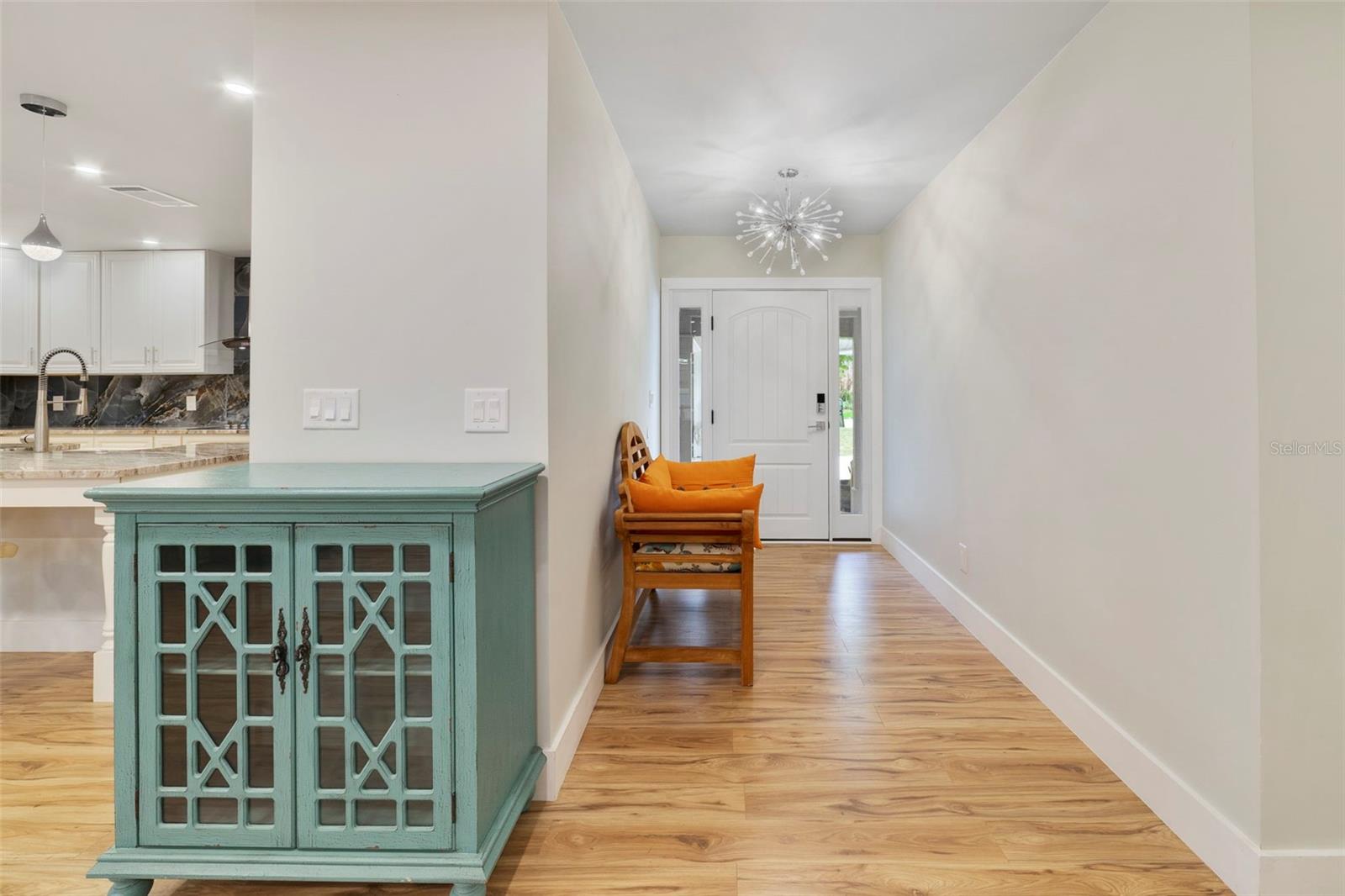 905 Willow Run, FL