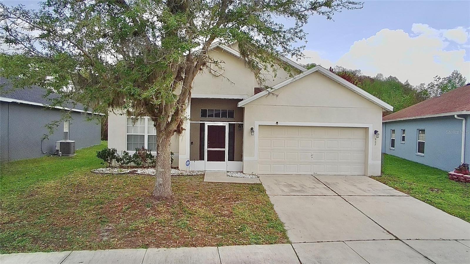907 Hacienda Circle, FL