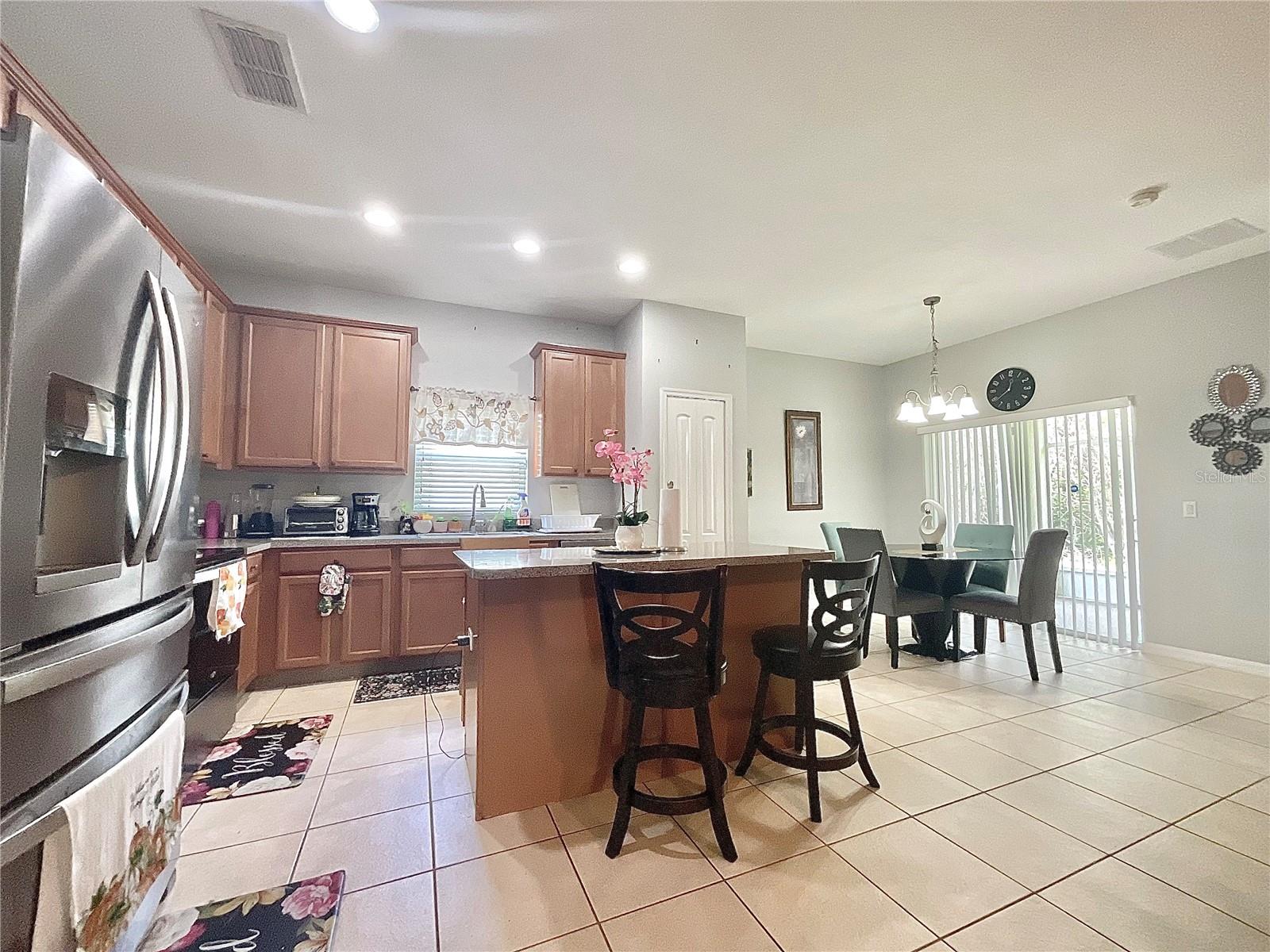 907 Hacienda Circle, FL