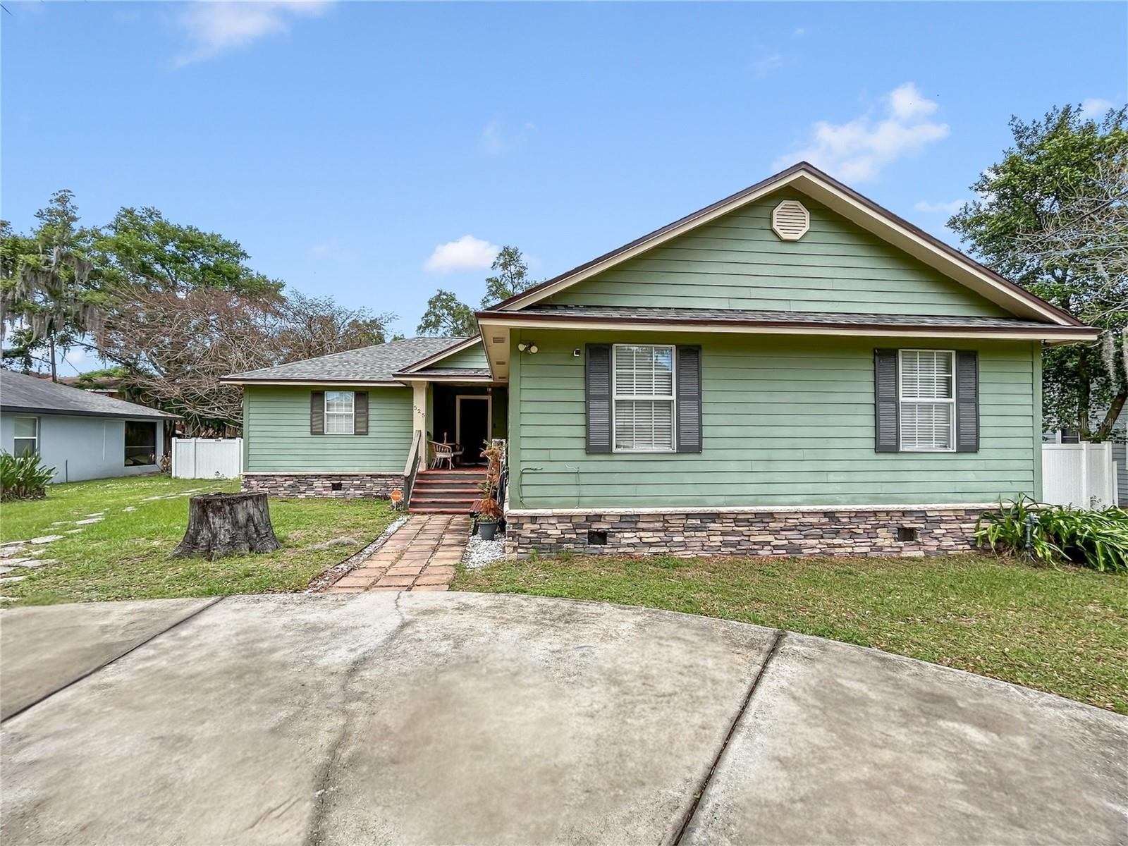 525 Avenue A, FL