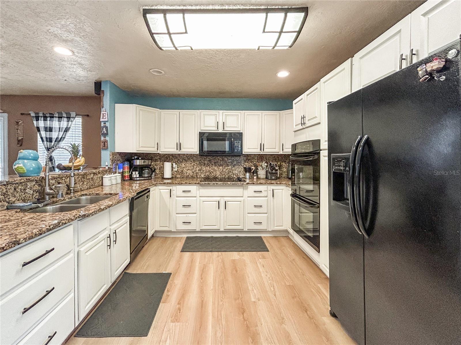 525 Avenue A, FL