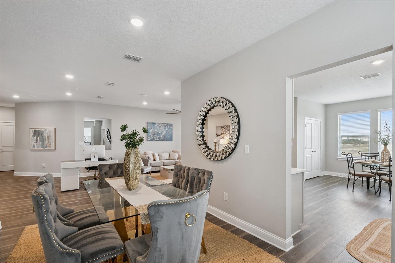 7521 Laureate Boulevard, FL