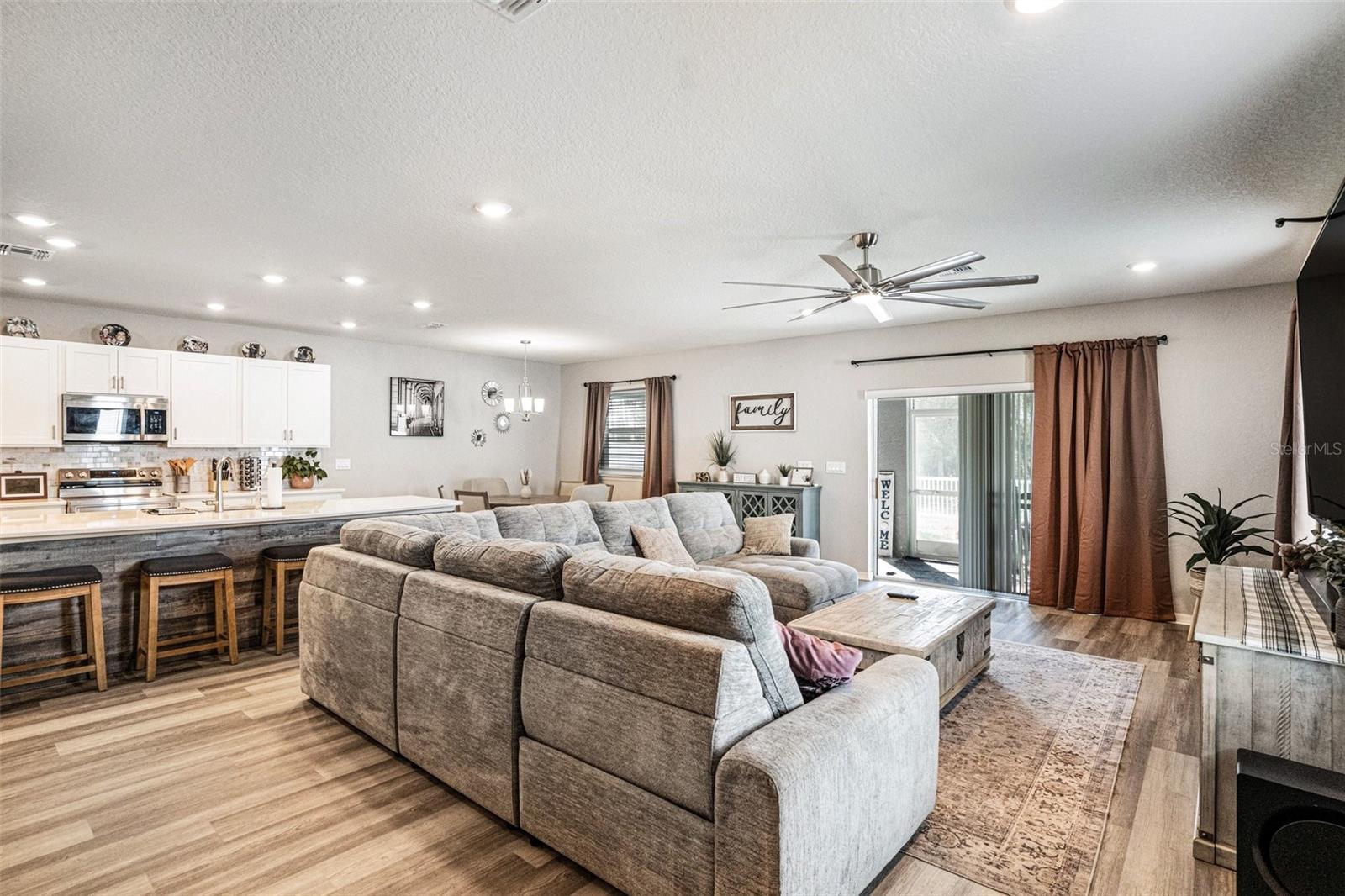 6518 Pebblebrooke Drive, FL