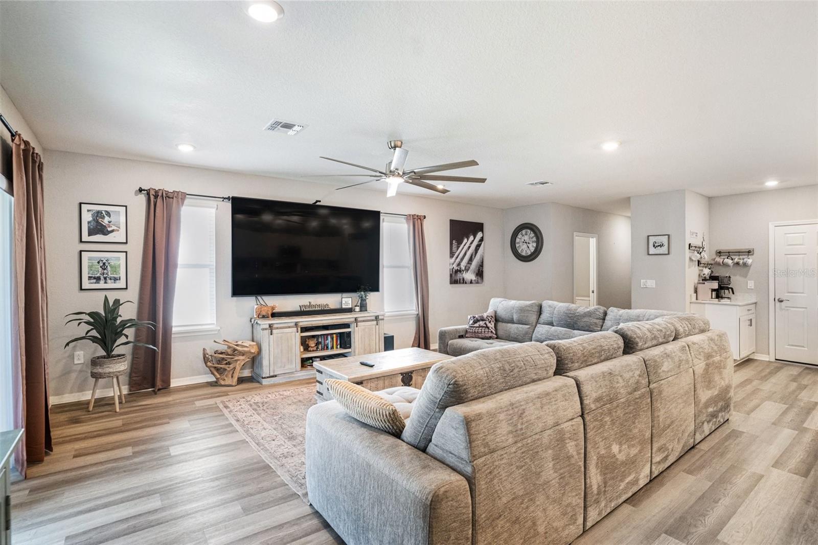 6518 Pebblebrooke Drive, FL