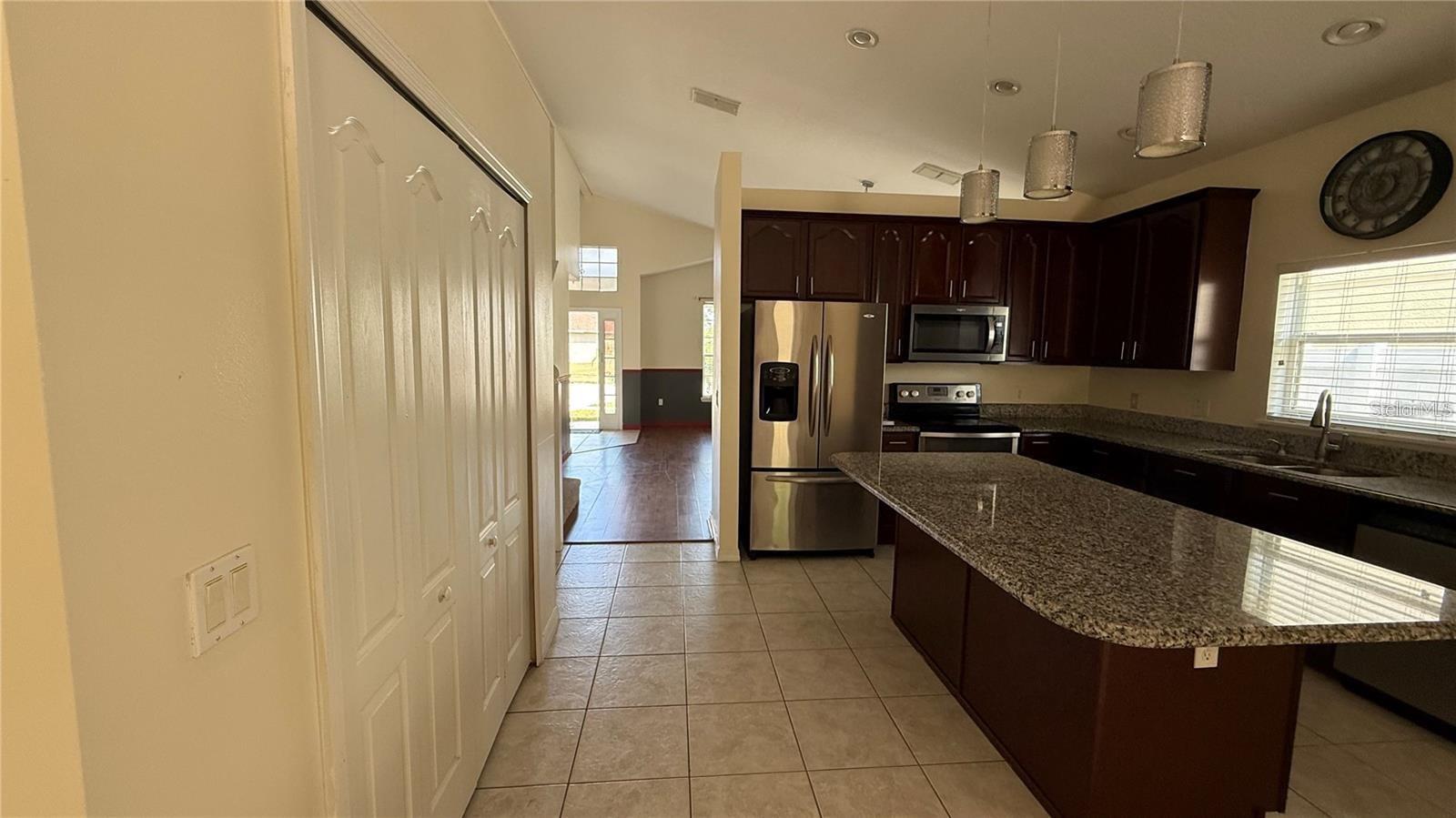 979 Hacienda Circle, FL