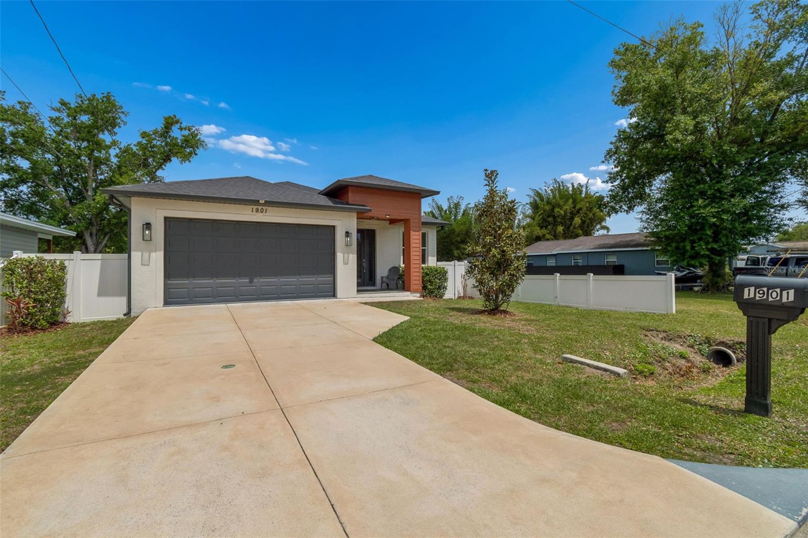 1901 Cluster Avenue, FL