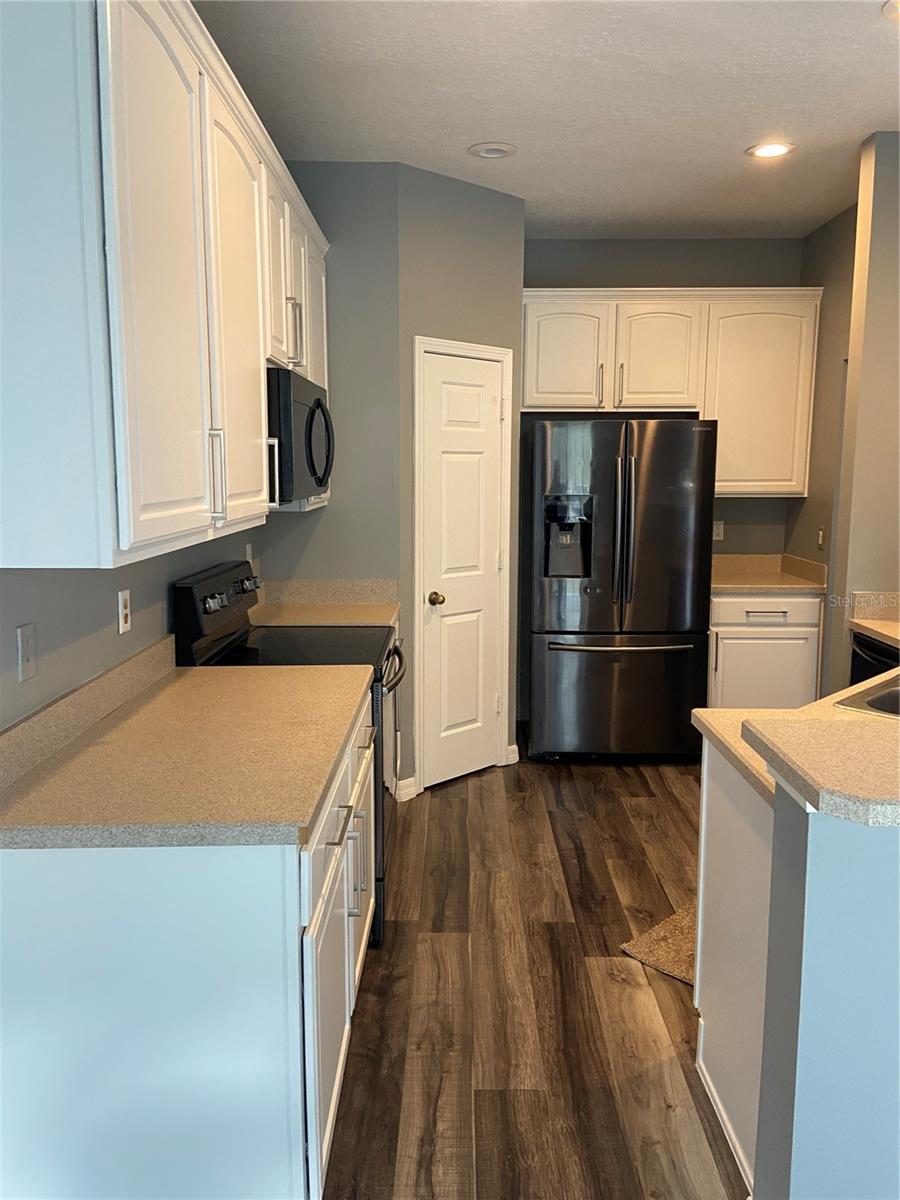 27546 Pleasure Ride Loop, FL