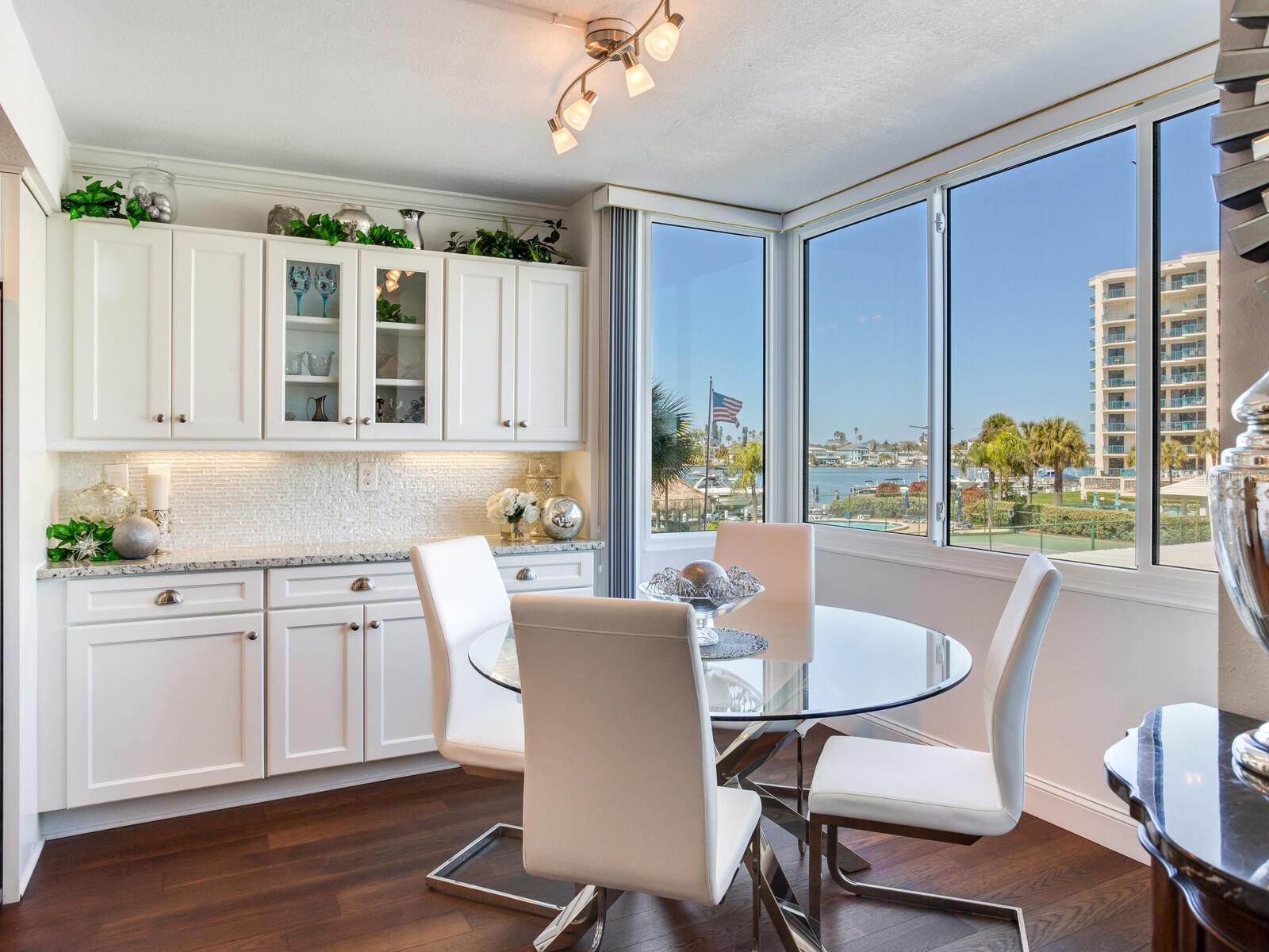 660 Island Way, FL