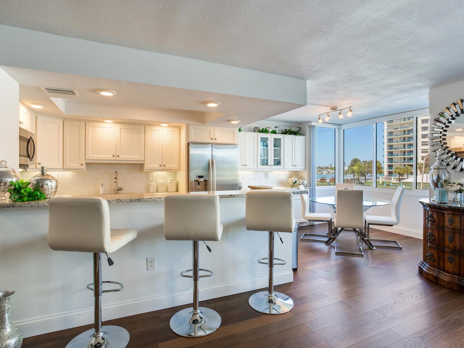 660 Island Way, FL