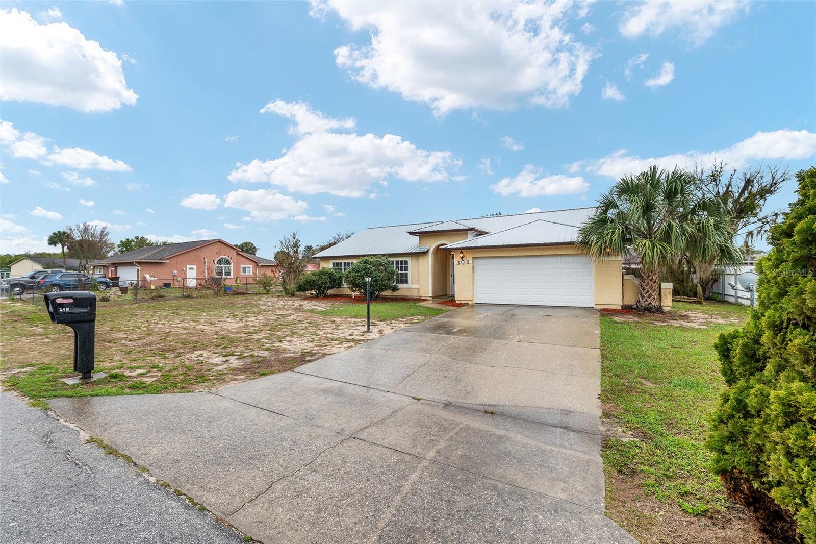 306 Oak Track Radial, FL