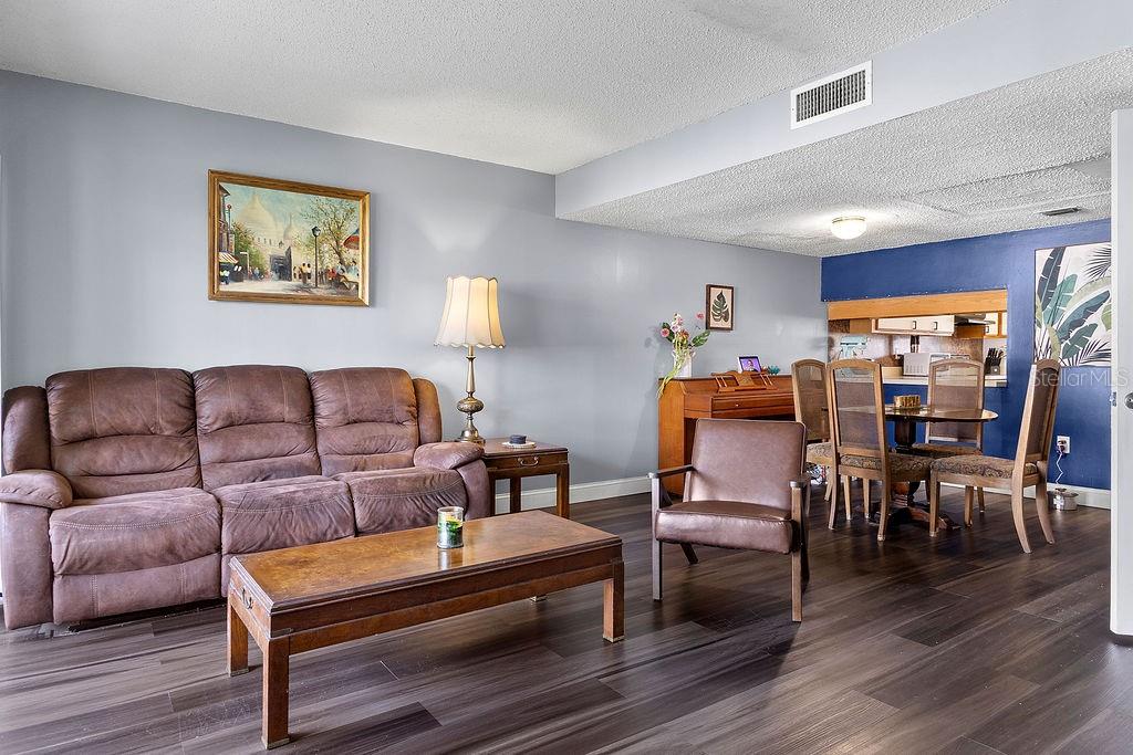 4269 Semoran Boulevard, FL