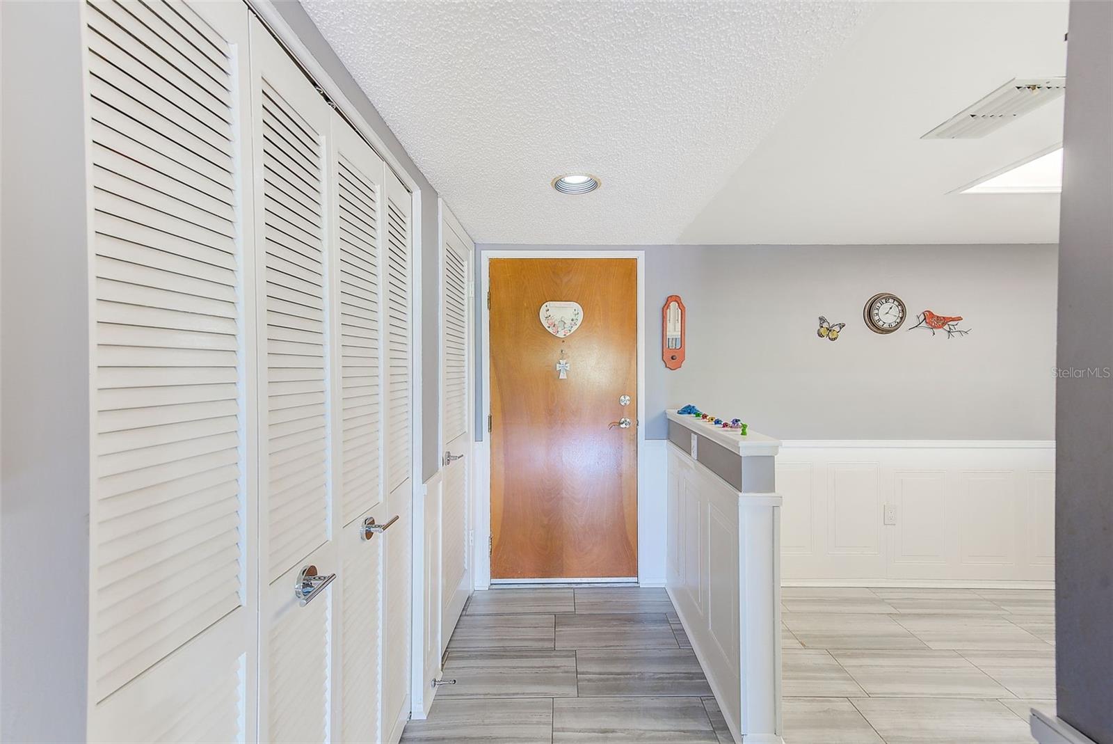 2593 Countryside Boulevard, FL
