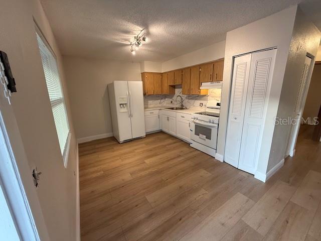 738 Michigan Ct, FL