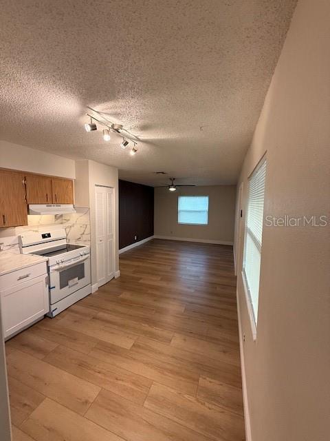 738 Michigan Ct, FL