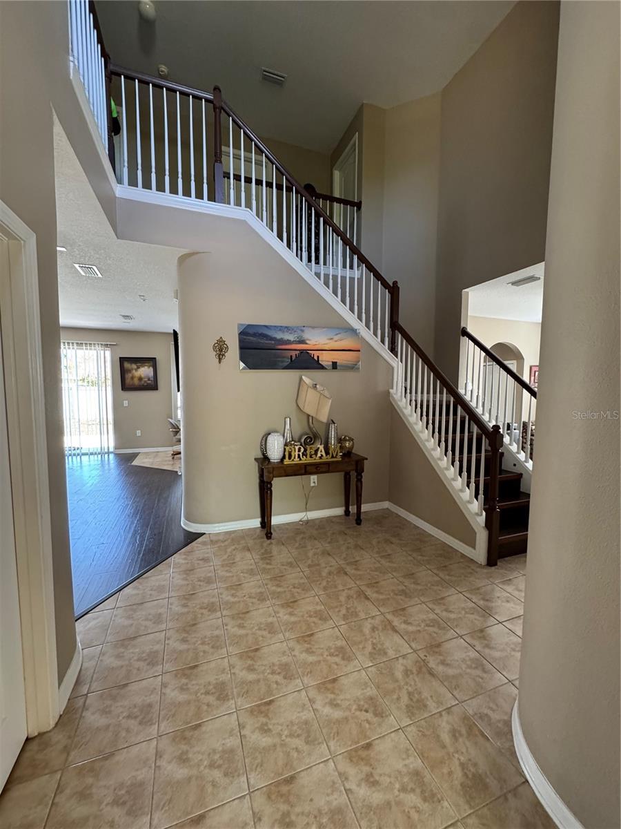 435 Stone Briar Drive, FL