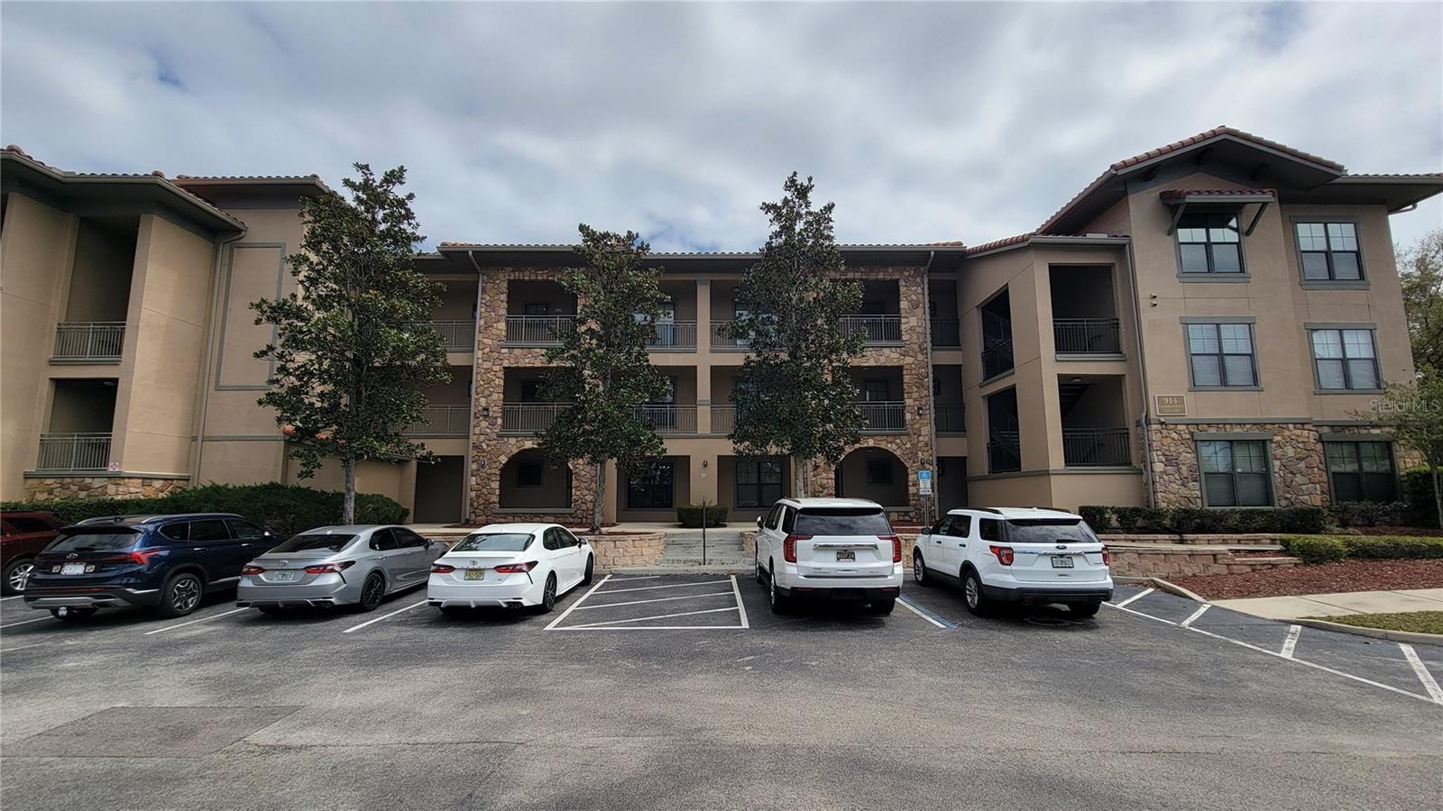 914 Charo Parkway, FL