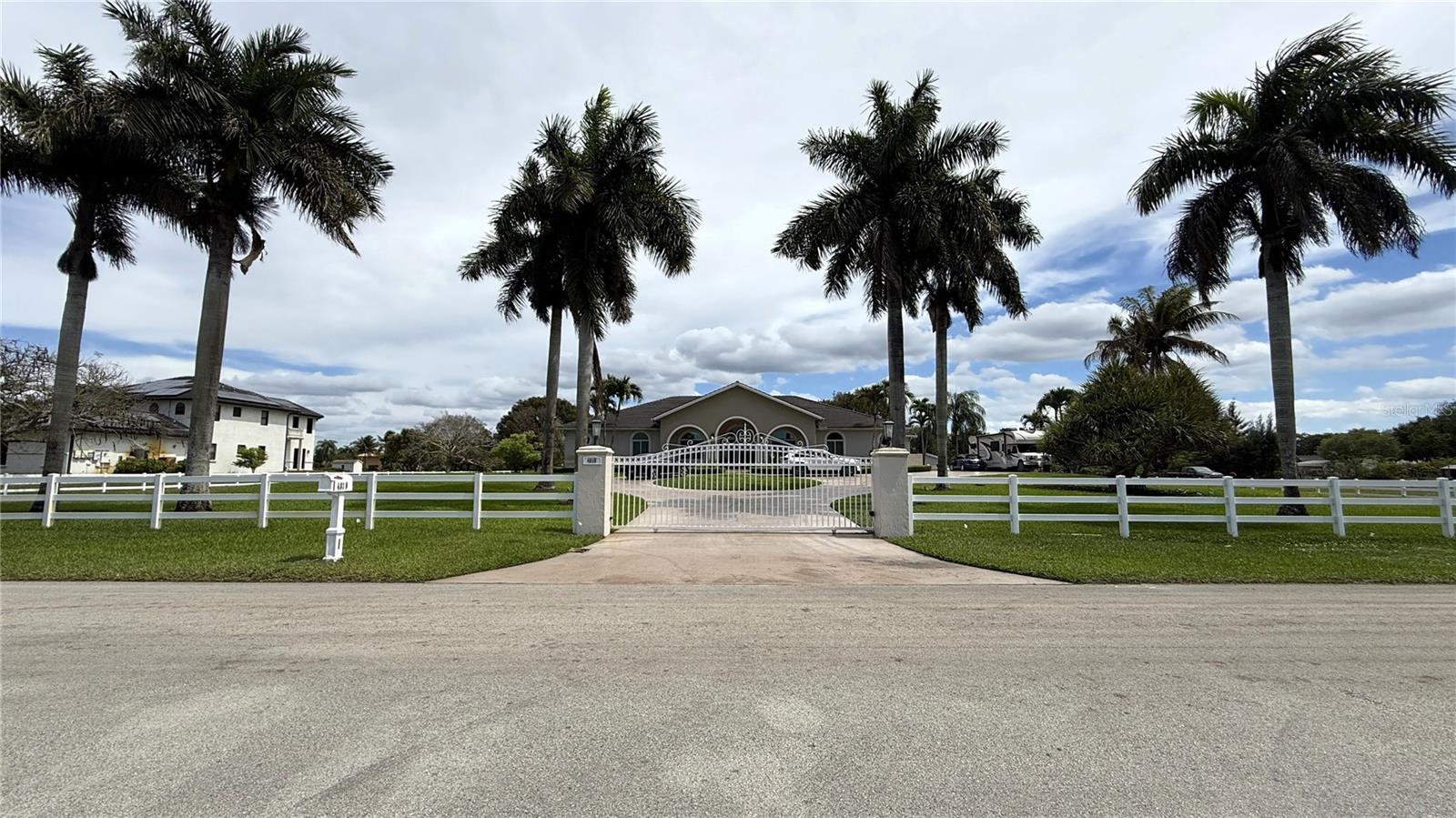 4810 198 Terrace, FL