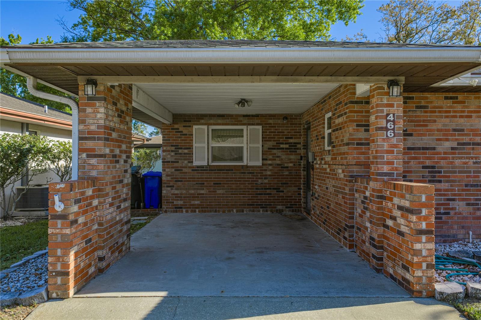 466 Lake Carolyn Circle, FL