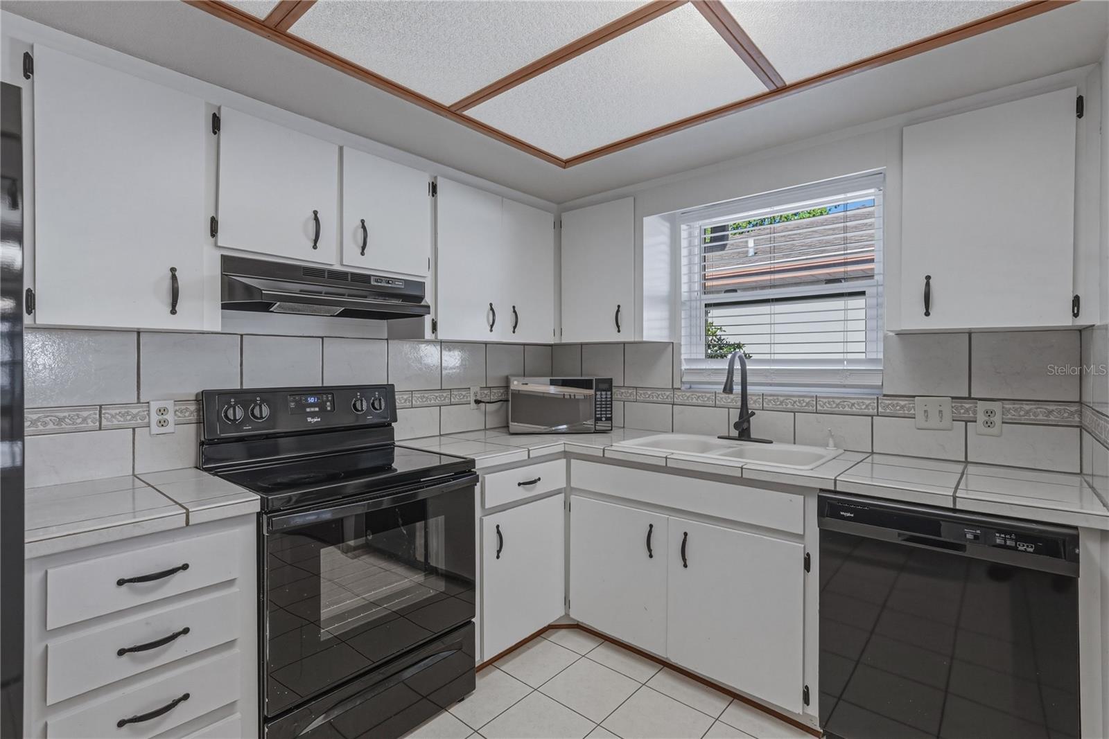 466 Lake Carolyn Circle, FL