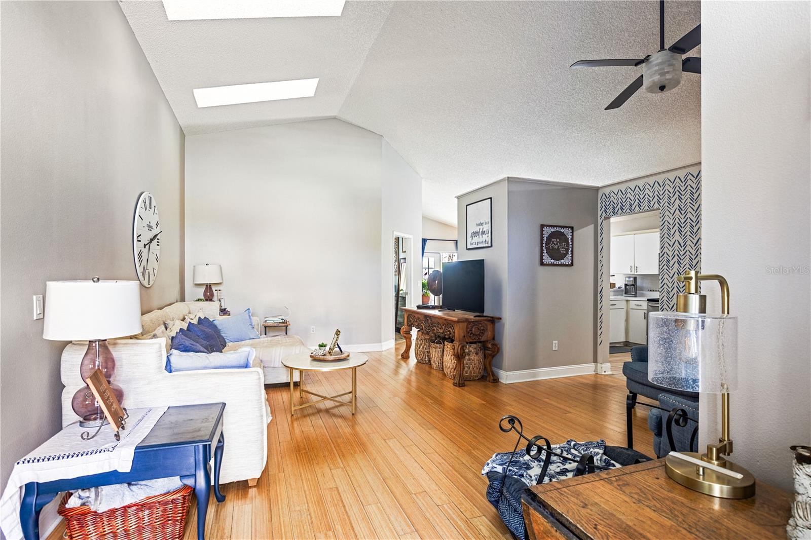 5038 Hook Hollow Circle, FL