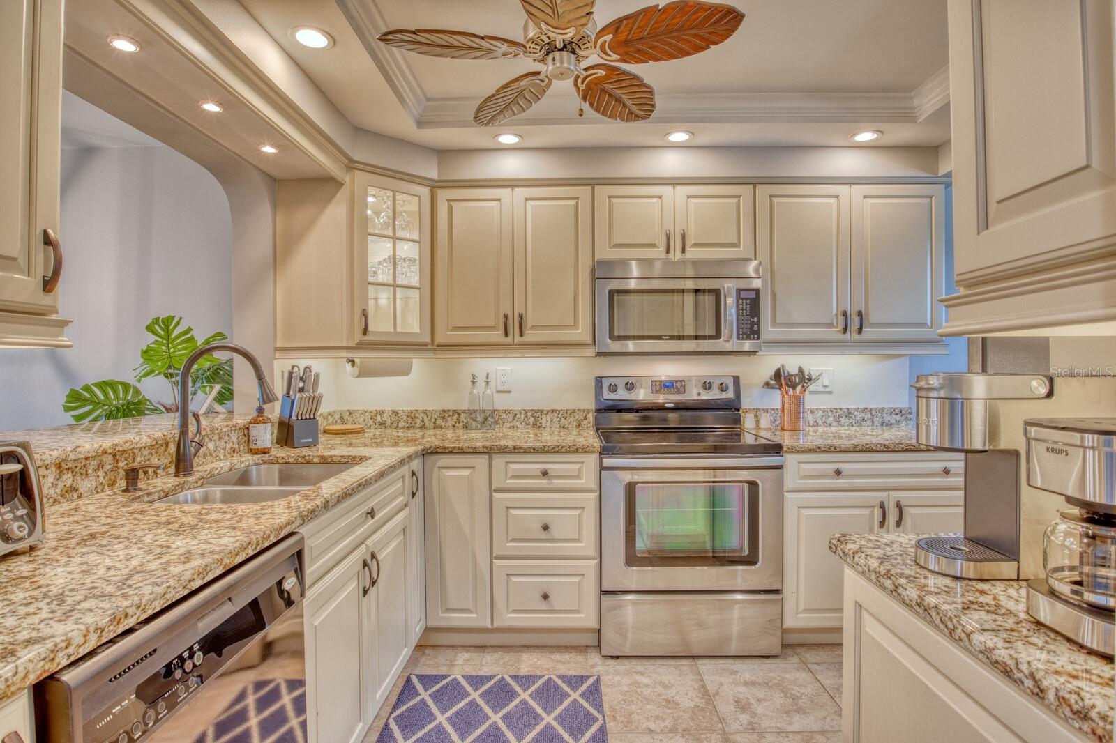 5640 Golf Pointe Drive, FL