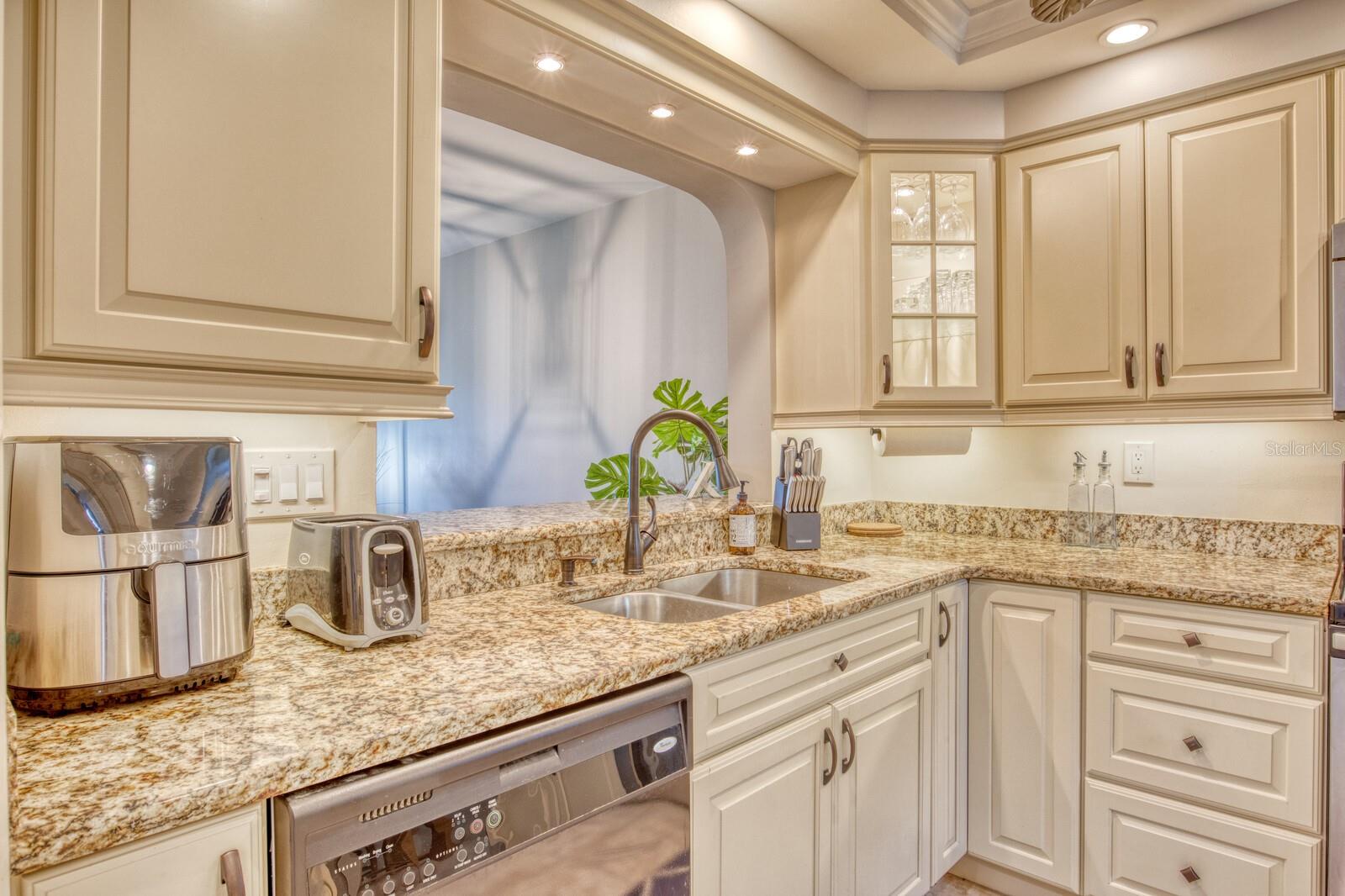 5640 Golf Pointe Drive, FL