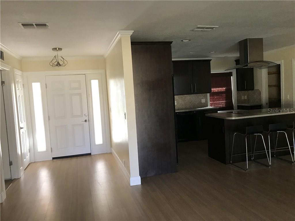1019 Mockingbird Circle, FL