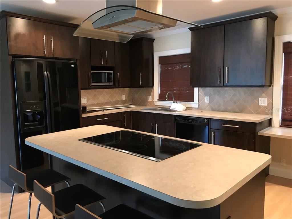 1019 Mockingbird Circle, FL