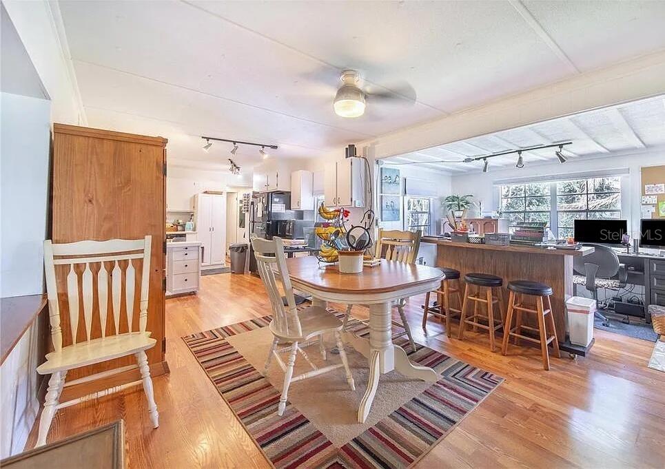 2360 Lakeview Drive, FL