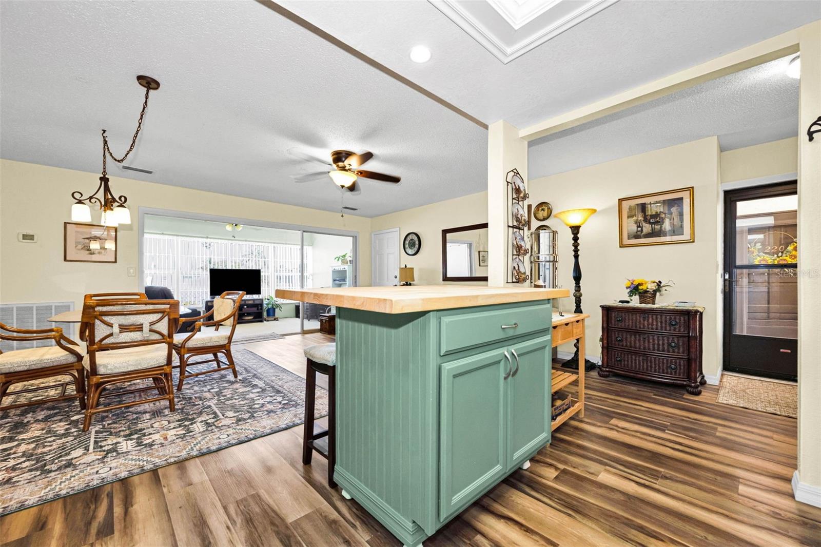 219 Elmwood Circle, FL