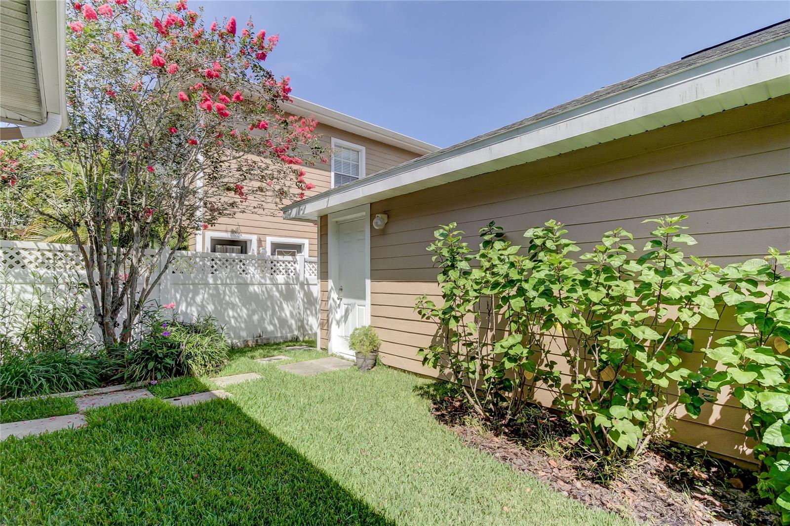 14606 Bournemouth Road, FL