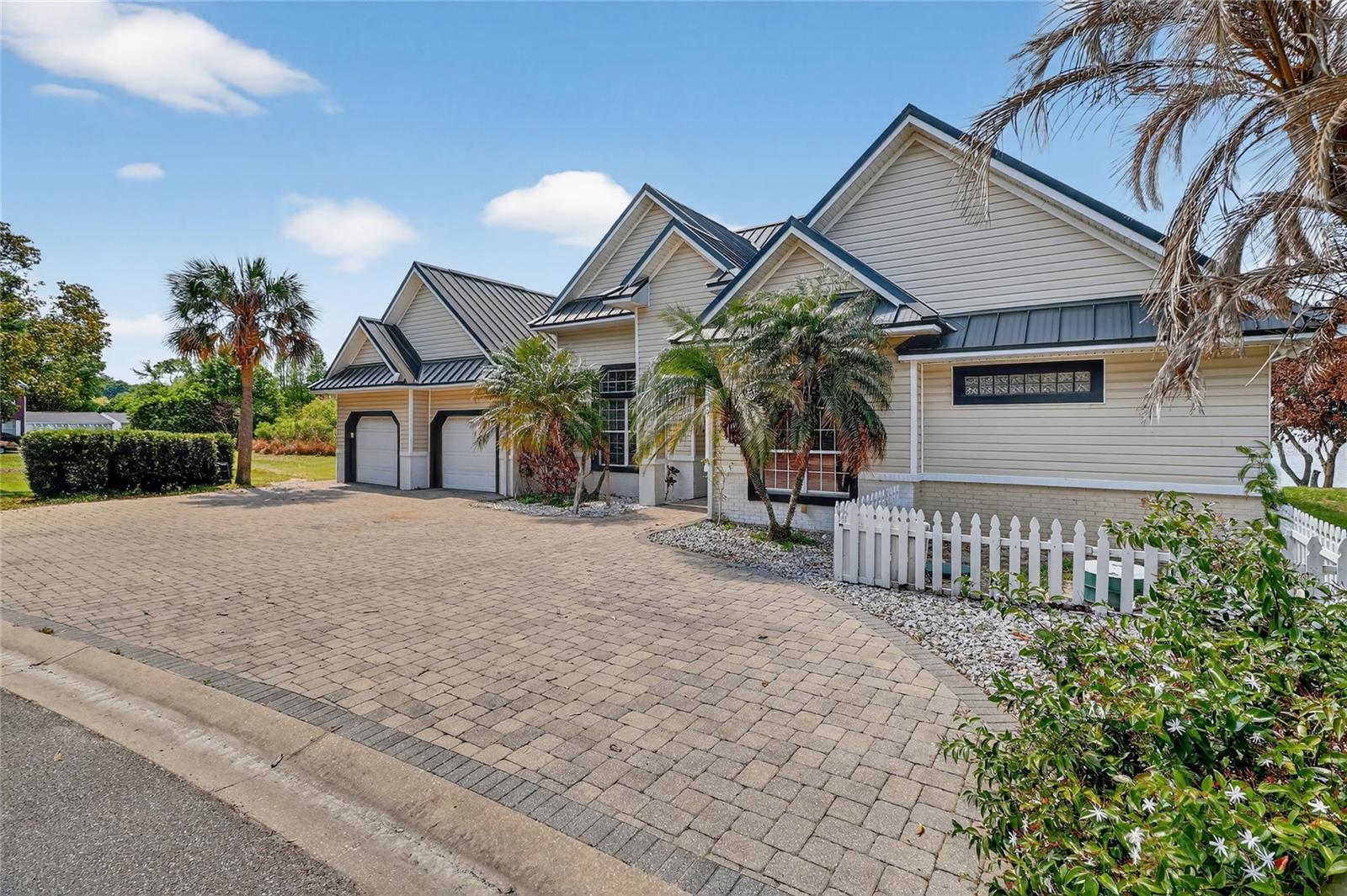 1028 Lake Mariam Drive, FL