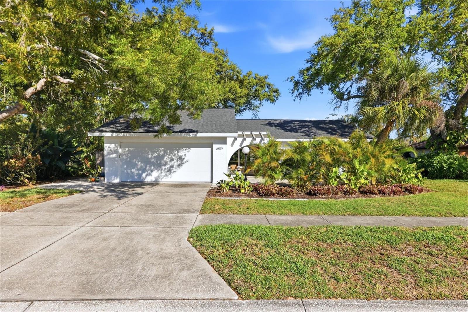 6519 Waterford Circle, FL