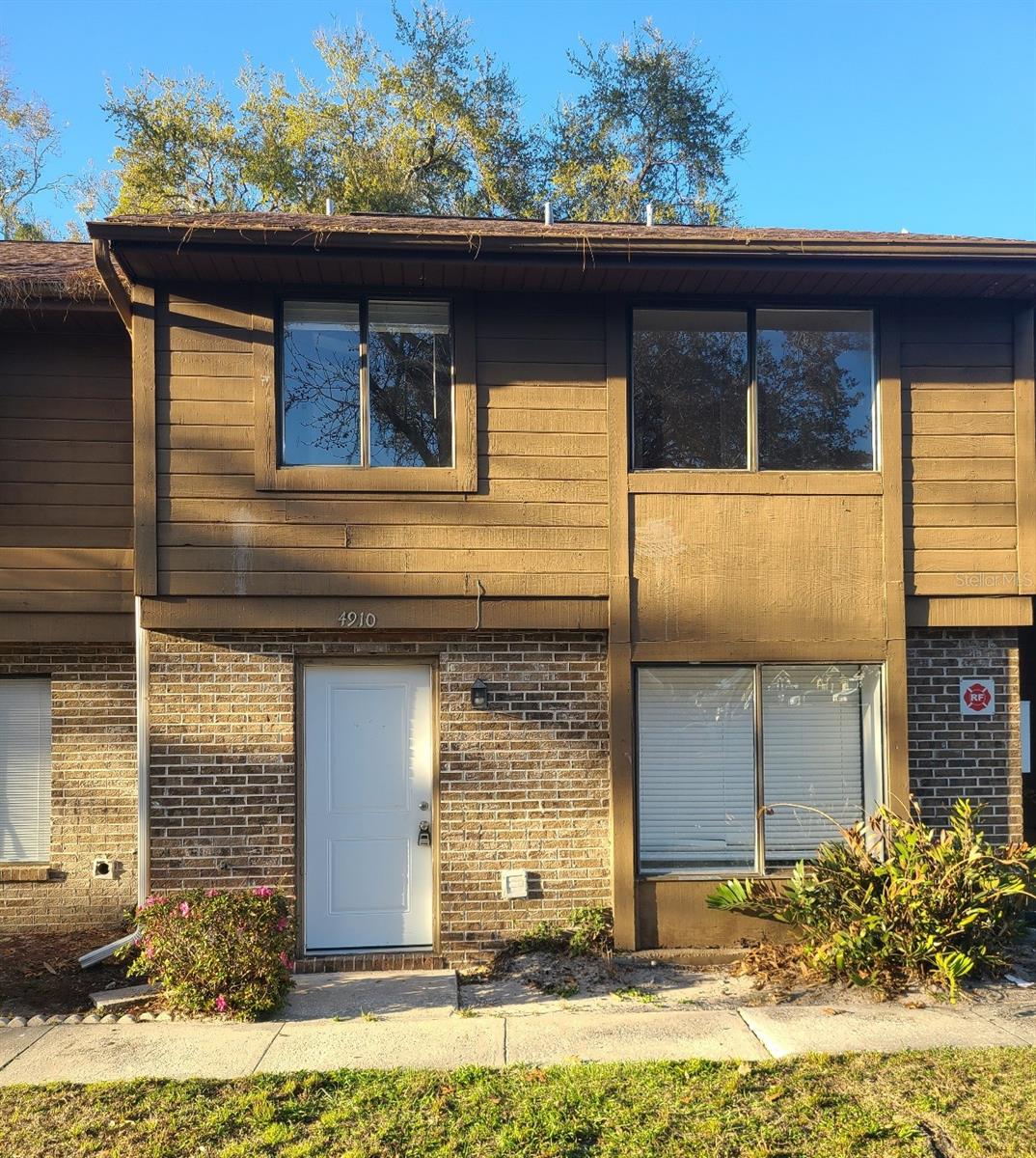 4910 Silver Oaks Village, FL