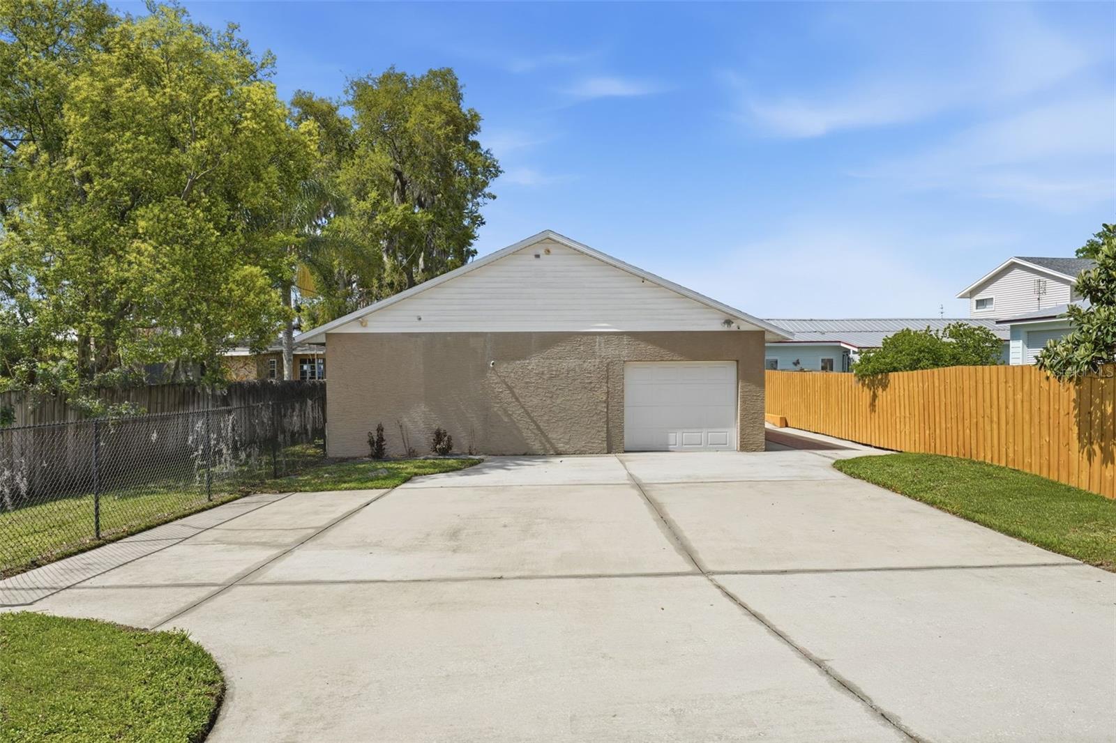 6254 Alligator Lake Shore East, FL