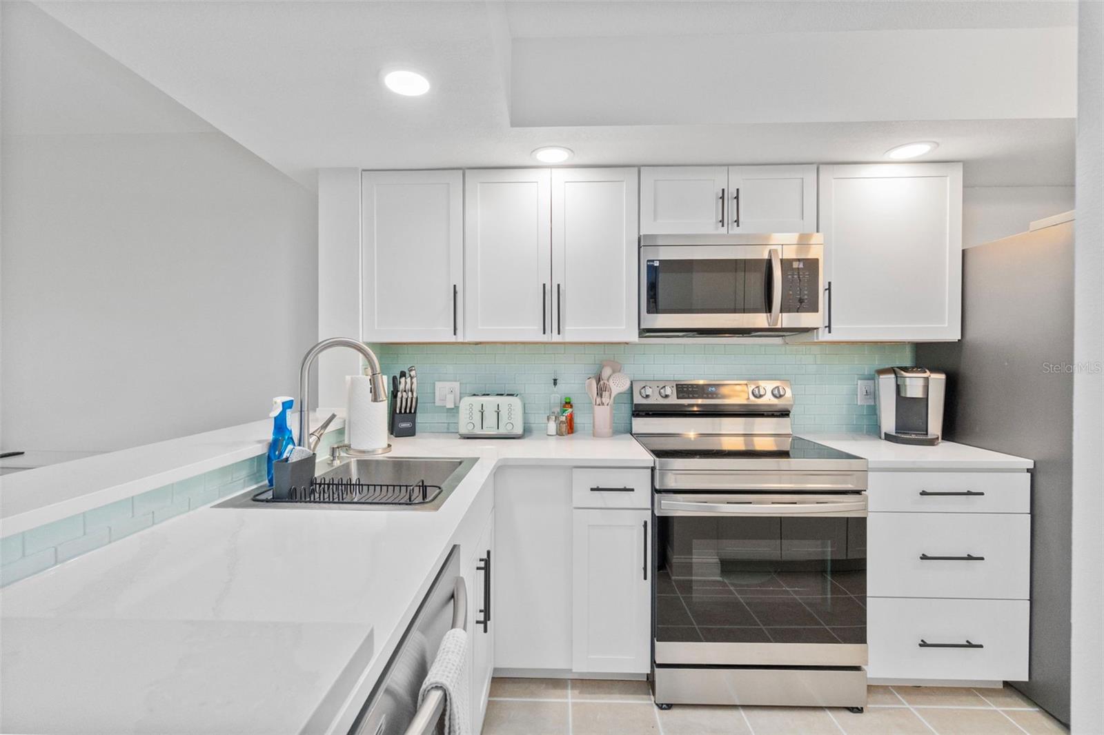 433 Cerromar Lane, FL