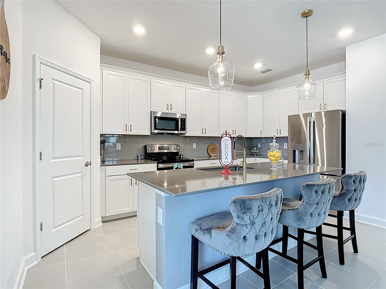4036 Redbridge Loop, FL