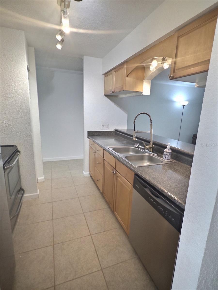 10100 Sailwinds Boulevard, FL